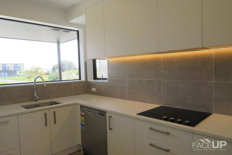 Photo of property in 47 Peihana Road, Hobsonville, Auckland, 0616