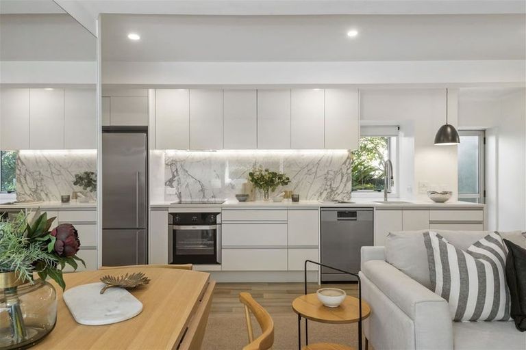 Photo of property in 1/9 Brian Avenue, Forrest Hill, Auckland, 0620