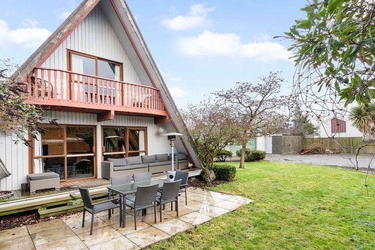 Photo of property in 97b Johns Road, Northwood, Christchurch, 8051