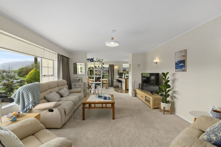 Photo of property in 22 Awanui Drive, Waikanae, 5036