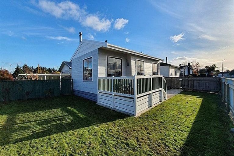 Photo of property in 10 Skye Street, Levin, 5510