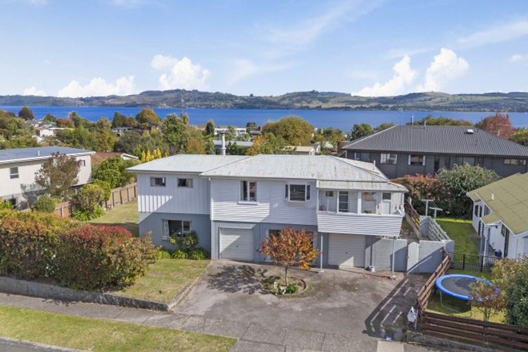 Photo of property in 1 Richmond Avenue, Richmond Heights, Taupo, 3330