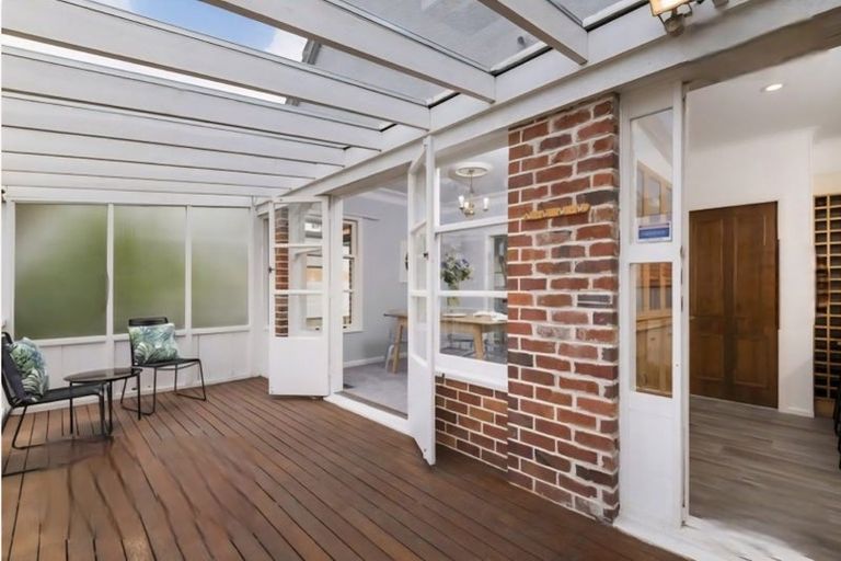 Photo of property in 31 Norwood Road, Bayswater, Auckland, 0622