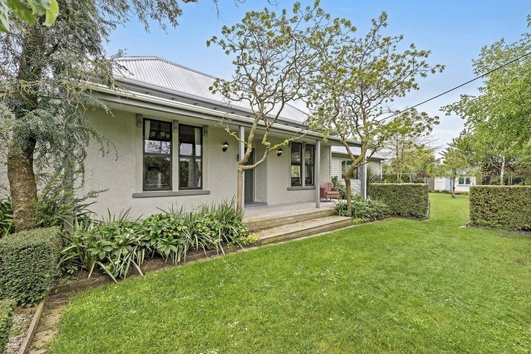 Photo of property in 8 Cross Street, Coalgate, 7673