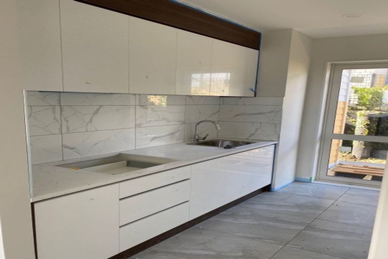 Photo of property in 51 Twin Parks Rise, Papakura, 2110