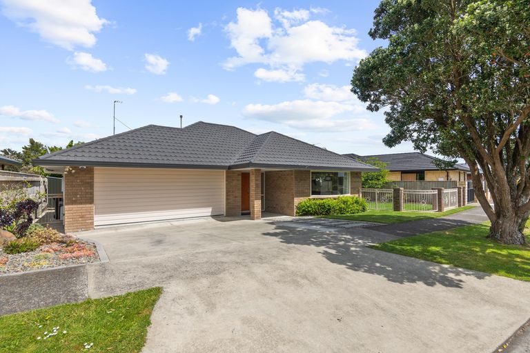 Photo of property in 158 Ruapehu Drive, Fitzherbert, Palmerston North, 4410
