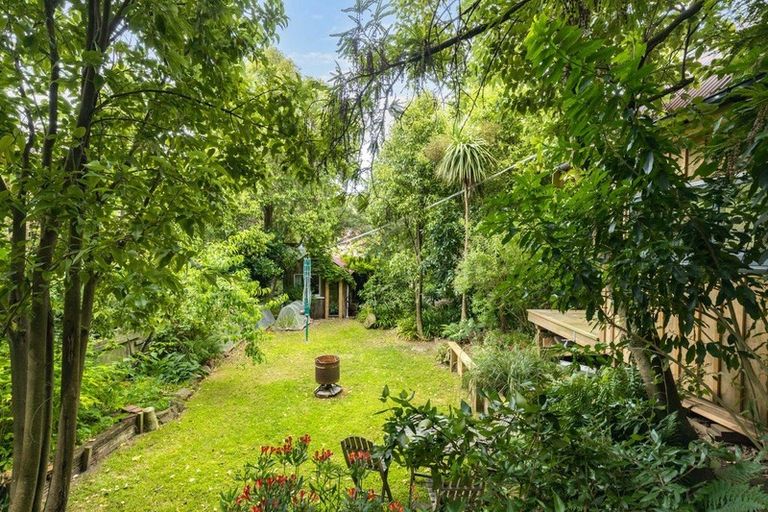 Photo of property in 38 Voelas Road, Lyttelton, 8082