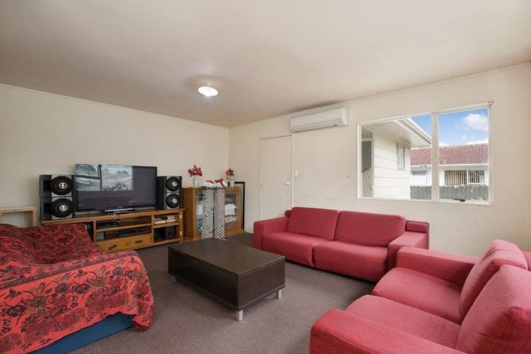 Photo of property in 367 Roscommon Road, Clendon Park, Auckland, 2103