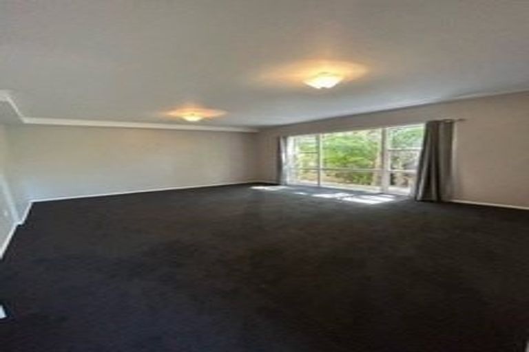 Photo of property in 52 Peter Terrace, Castor Bay, Auckland, 0620