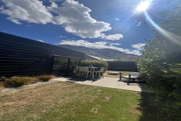 Photo of property in 1 Larkins Way, Arthurs Point, Queenstown, 9371