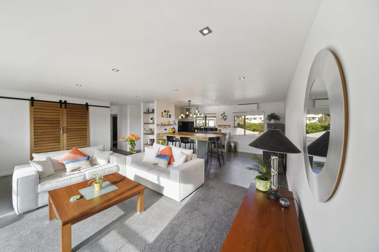 Photo of property in 18b Devon Road, Bucklands Beach, Auckland, 2012