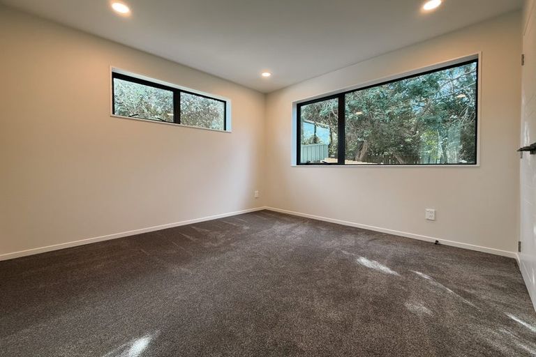 Photo of property in 5b Topliss Drive, Northcross, Auckland, 0632