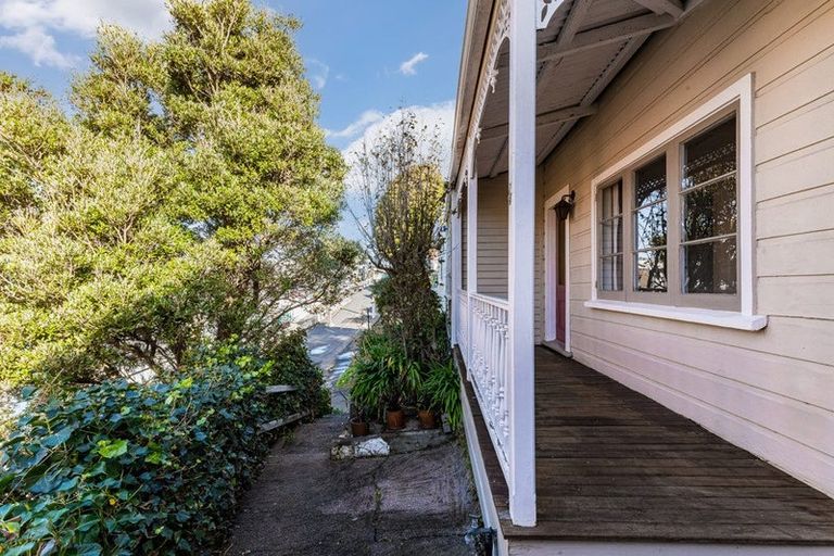 Photo of property in 4 Hanson Street, Mount Cook, Wellington, 6021