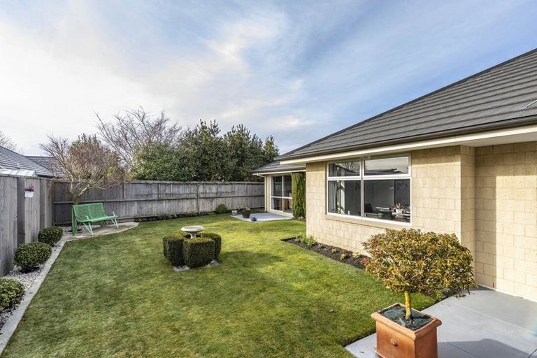 Photo of property in 42 Oakwood Drive, Rangiora, 7400