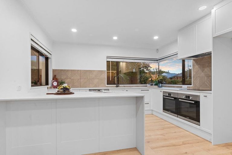 Photo of property in 15 Abingdon Court, Avonhead, Christchurch, 8042