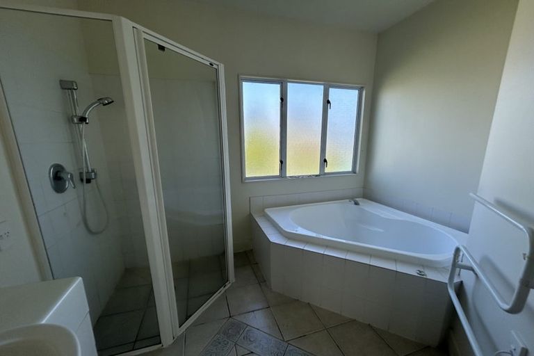 Photo of property in 5 Balcairn Place, Terrace End, Palmerston North, 4410