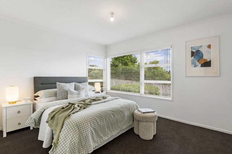 Photo of property in 11 Woodside Avenue, Northcote, Auckland, 0627