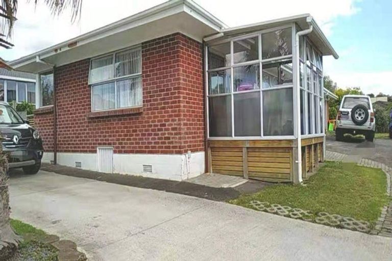 Photo of property in 1/9 Benygloe Place, Highland Park, Auckland, 2010