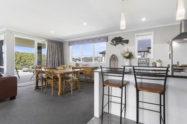 Photo of property in 43 Lakeside Terrace, Omokoroa, 3114