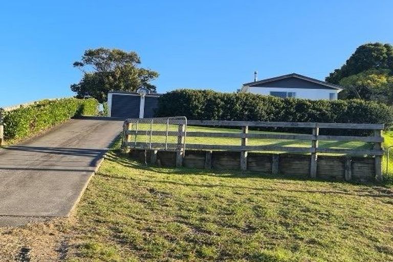 Photo of property in 1566 Weranui Road, Wainui, Kaukapakapa, 0873