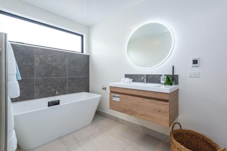 Photo of property in 2/10 Bishop Street, St Albans, Christchurch, 8014