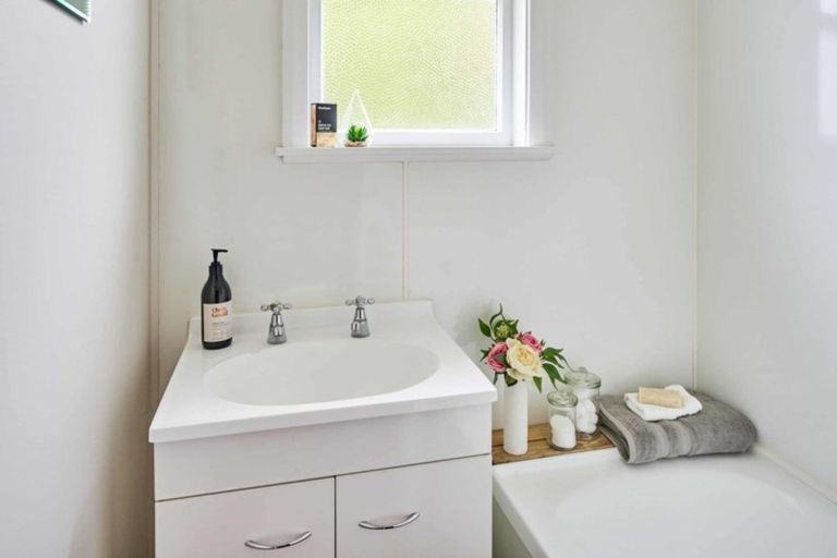 Photo of property in 11 Toomath Street, Naenae, Lower Hutt, 5011