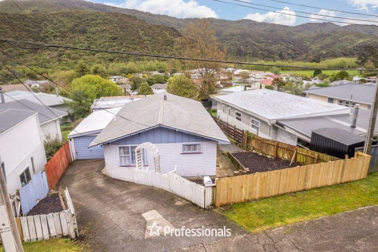 Photo of property in 116 Coast Road, Wainuiomata, Lower Hutt, 5014