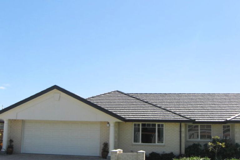 Photo of property in 85 Coolspring Way, Redwood, Christchurch, 8051