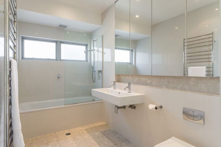 Photo of property in 70 Domain Crescent, Muriwai, Waimauku, 0881