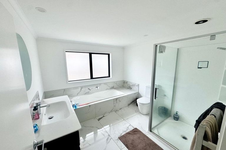 Photo of property in 65 Nobilo Road, Kumeu, 0810