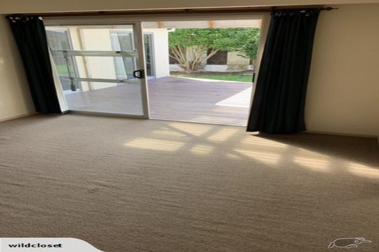 Photo of property in 94 Te Atatu Road, Te Atatu South, Auckland, 0610