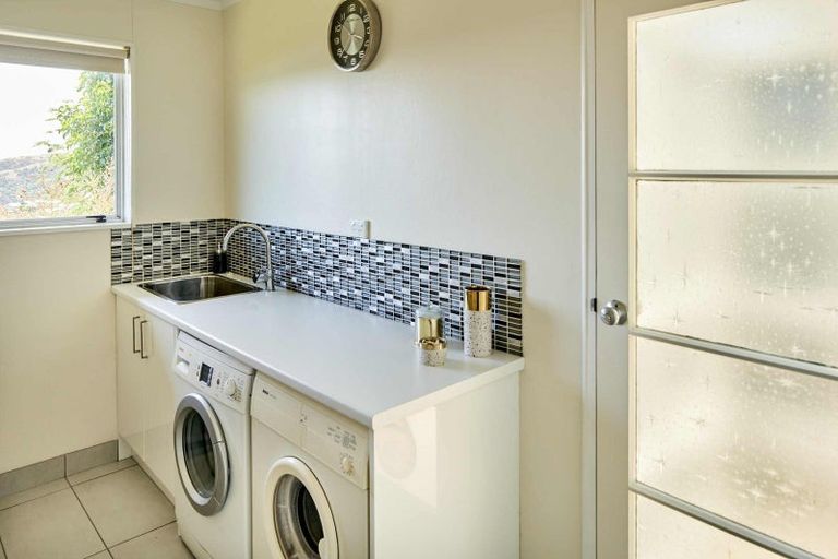 Photo of property in 10 Moray Place, Papakowhai, Porirua, 5024