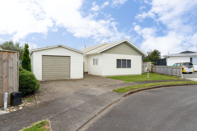 Photo of property in 3 Kirkcaldie Grove, Levin, 5510