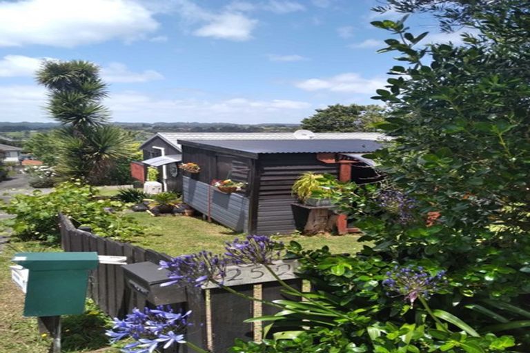 Photo of property in 252 Sturges Road, Henderson, Auckland, 0612