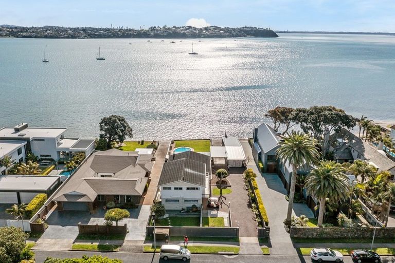 Photo of property in 6 Musick Point Road, Bucklands Beach, Auckland, 2012