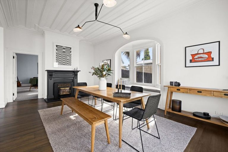 Photo of property in 15 Sealy Road, Bluff Hill, Napier, 4110