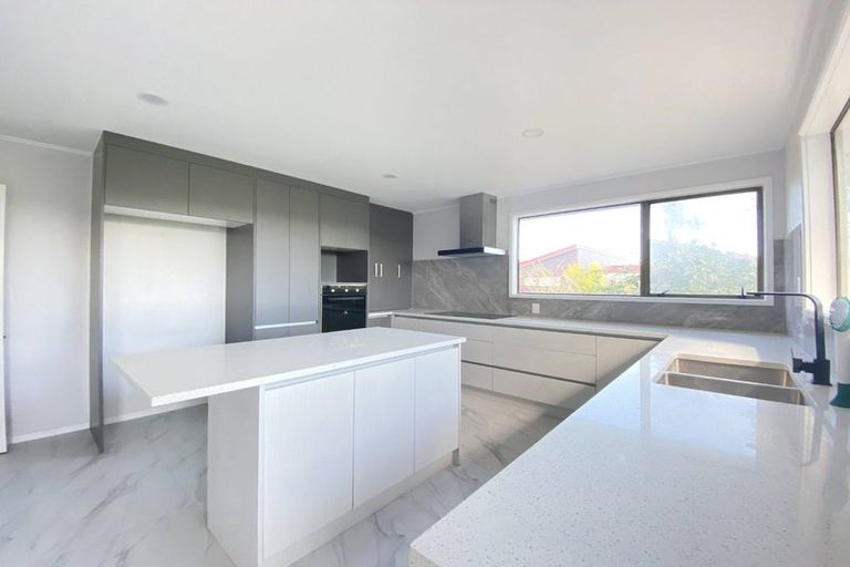 Photo of property in 71 Kennedy Avenue, Forrest Hill, Auckland, 0620