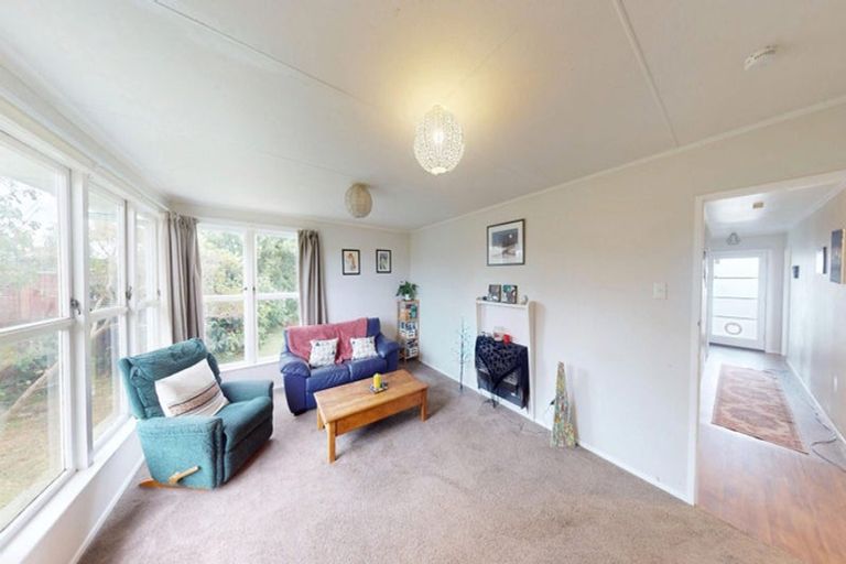 Photo of property in 21 Gibbons Crescent, Castlecliff, Whanganui, 4501