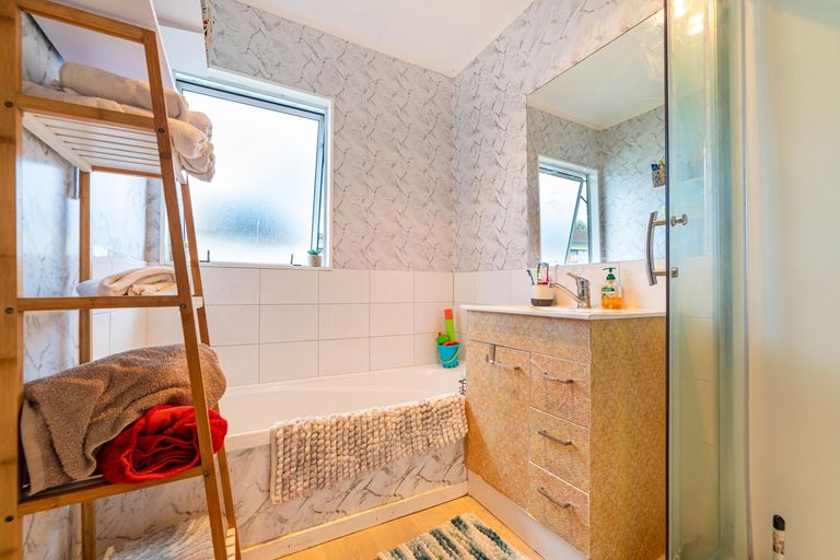 Photo of property in 1/35 Kopara Place, Clendon Park, Auckland, 2103