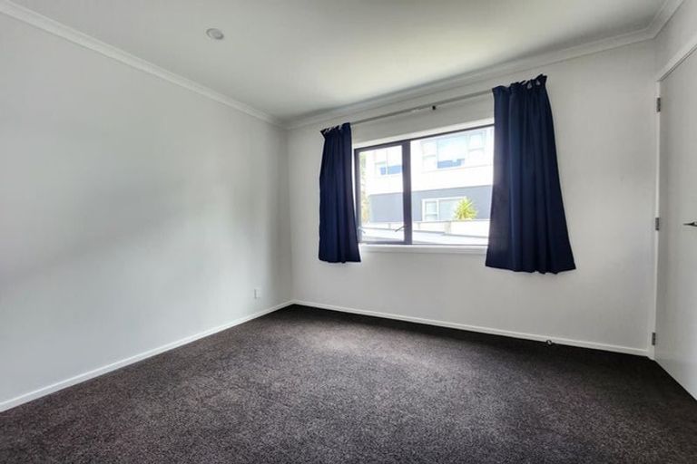 Photo of property in 28a Redwood Avenue, Tawa, Wellington, 5028