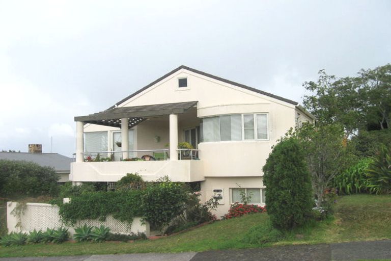 Photo of property in 17 Huka Road, Birkenhead, Auckland, 0626