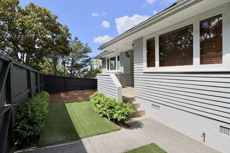 Photo of property in 182 Old Titirangi Road, Titirangi, Auckland, 0604
