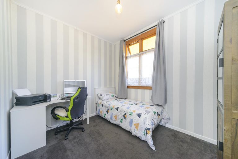 Photo of property in 93 Shamrock Street, Takaro, Palmerston North, 4412