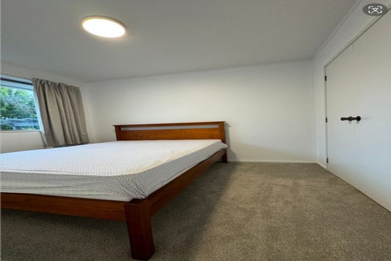 Photo of property in 2/38 Ballater Place, Highland Park, Auckland, 2010