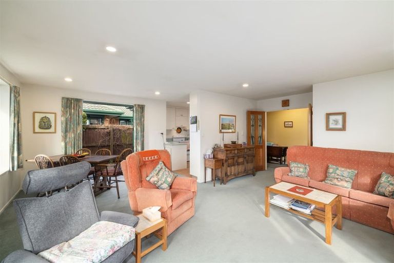 Photo of property in 6 Tulip Lane, Spreydon, Christchurch, 8024