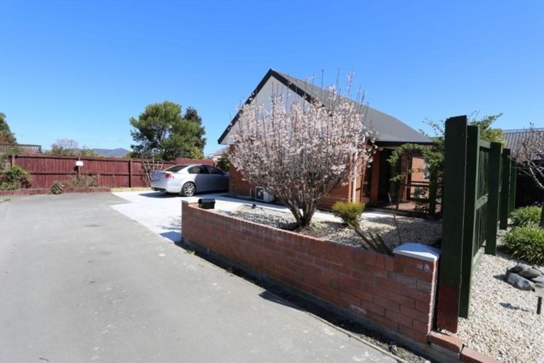 Photo of property in 8 Farm Lane, Parklands, Christchurch, 8083