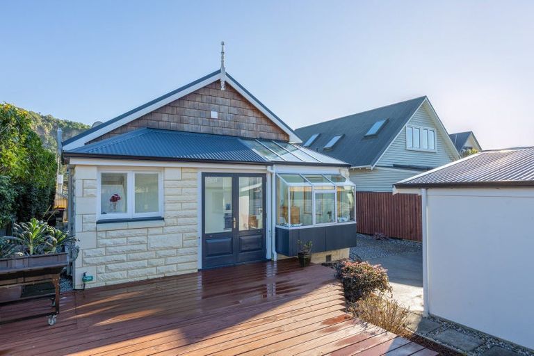 Photo of property in 31 Hardwicke Street, Sumner, Christchurch, 8081