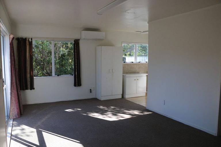 Photo of property in 9 Greers Road, Weymouth, Auckland, 2103