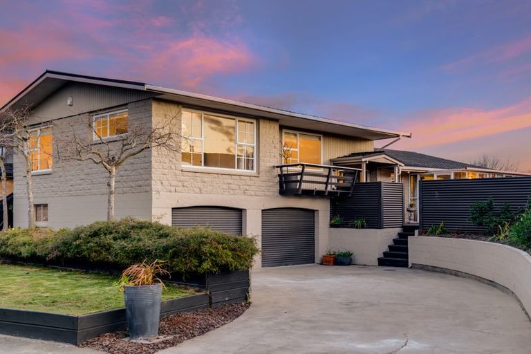 Photo of property in 25 Hillcrest Place, Avonhead, Christchurch, 8042