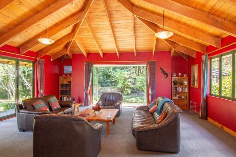 Photo of property in 156 Shanks Road, Helensville, 0875